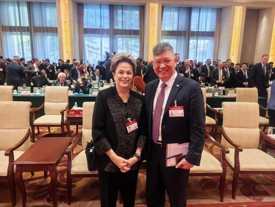 绿地集团张玉良董事长出席中国发展高层论坛2026年年会,并接受央视专访:让经济回升向好的预期更加强劲!