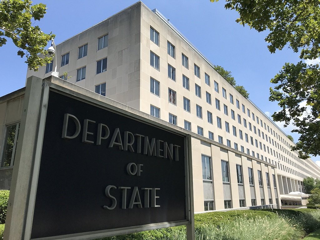 美国务院建议全球各地美国公民提高警惕