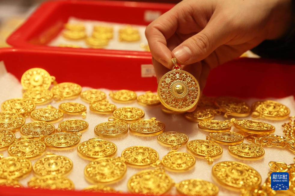 顾嘉时 | 乱世黄金也会跌:这轮金价震荡给普通人的提醒