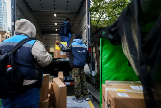 亚马逊将向第三方卖家征收3.5%燃油附加费