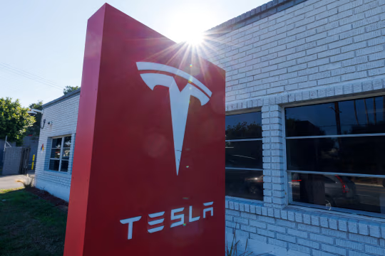 美国国家公路交通安全管理局终止对特斯拉智能召唤功能的调查