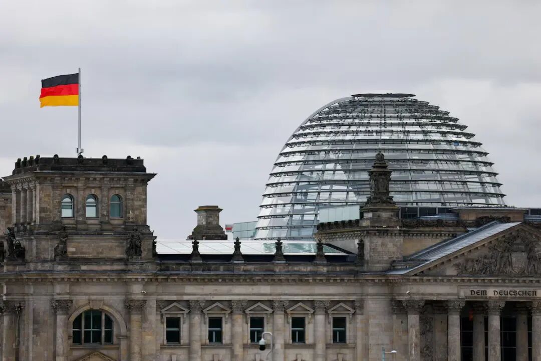 欧元EURUSD警报拉响:德国增长腰斩,通胀反扑正在逼近临界点,ECB“鹰而不动”