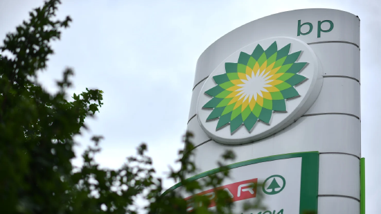 英国石油年度股东大会气氛紧张，股东就气候信息透明度发起抗议