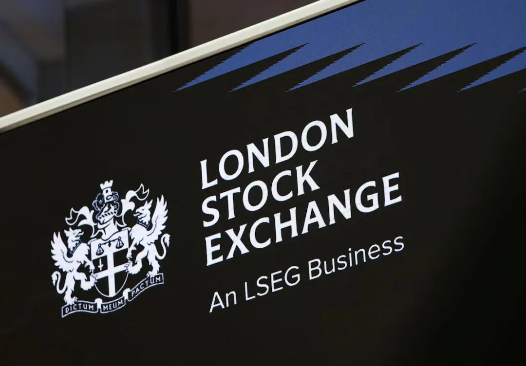 英镑GBPUSD陷入全面危机:英国消费者信心崩塌+通胀失控+战争冲击!