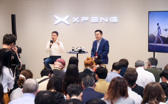 何小鹏:小鹏人形机器人今年底中国量产,明年在更多国家进行交付