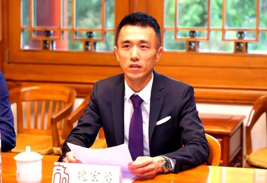 九年来首现营收下滑！“饮品一哥”陷核心业务失速怪圈