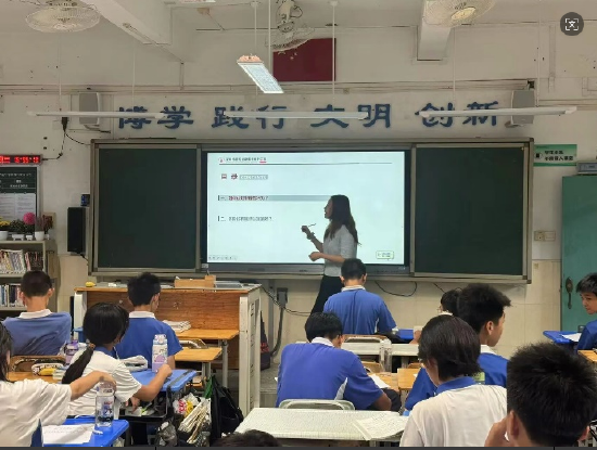 515投资者保护|鹏华基金青年投教团:走进机关&社区青年夜校进行授课 助力深圳青年提升金融素养
