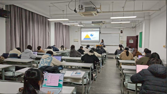 515投资者保护|富国基金×上海财大《金融中国》学分课:8年深耕,助大学生树立理性投资观