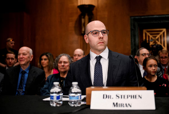 美联储:鲍威尔将担任临时主席直至沃什宣誓就职 鲍曼和米兰持异议