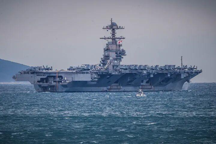 美国海军“福特”号航空母舰返回美国