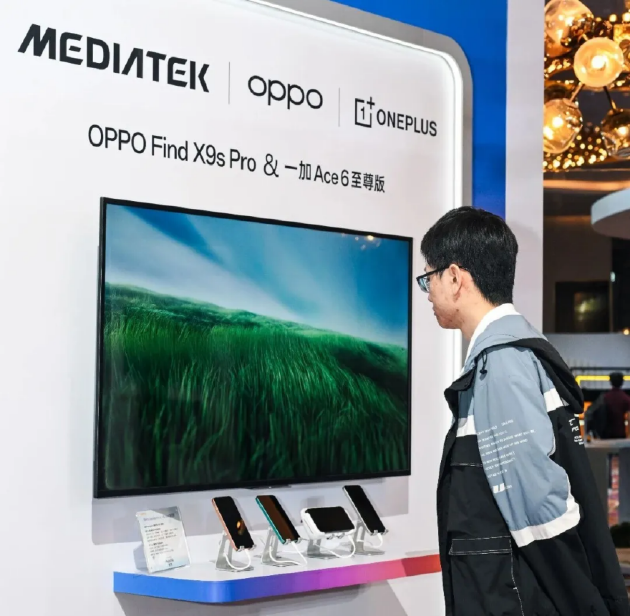 把AI塞进2000块的手机里，OPPO想明白了一件事