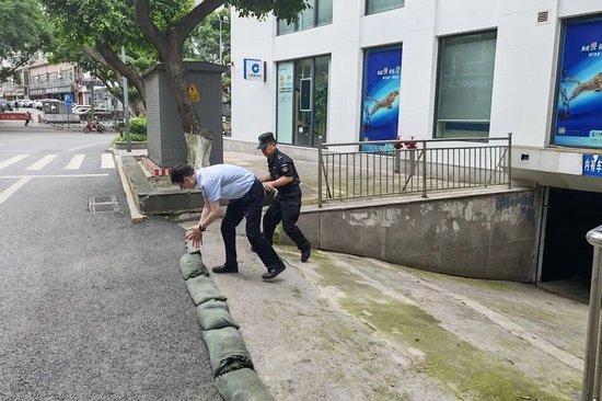 风雨同心!建设银行全力支持防汛救灾工作