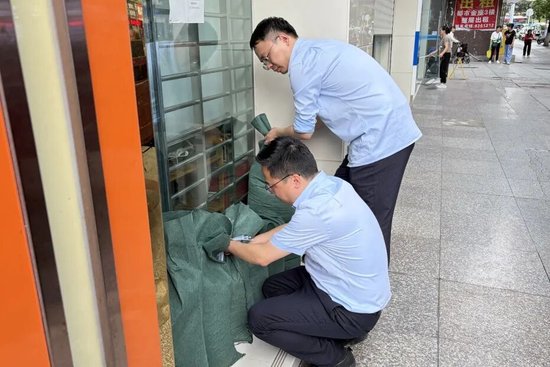 风雨同心!建设银行全力支持防汛救灾工作