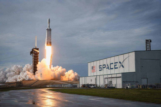 SpaceX IPO引发太空热 火箭和卫星股大涨