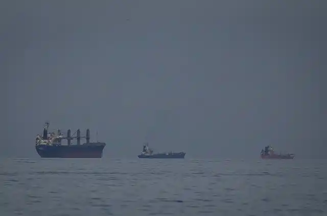突发！霍尔木兹海峡，发现疑似水雷！阿曼发布航行警告